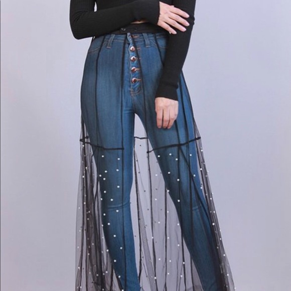 ๐Host Pick๐ Statement Skirt Cover Up - Picture 4 of 9